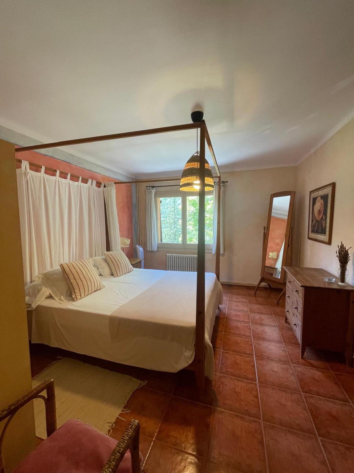 Hostal L'Ou De Reig 몬트세니 외부 사진