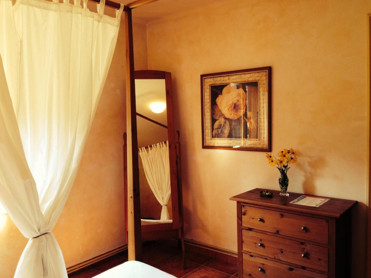 Hostal L'Ou De Reig 몬트세니 외부 사진