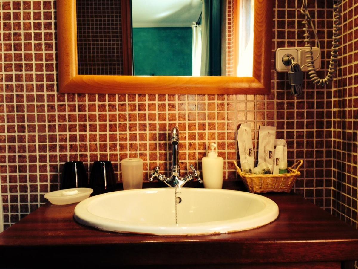 Hostal L'Ou De Reig 몬트세니 외부 사진